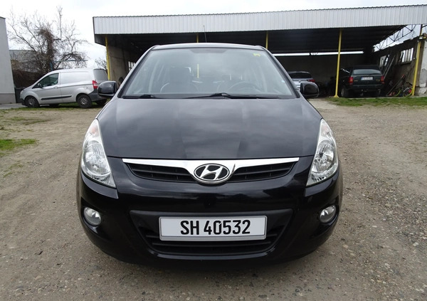 Hyundai i20 cena 13700 przebieg: 184500, rok produkcji 2009 z Zabłudów małe 121